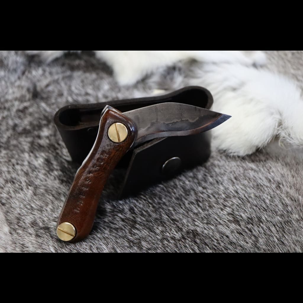 couteau de poche fait à la main au Québec